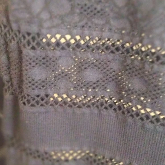 Bongo Black Mesh/Print Top - Picture 4 of 9